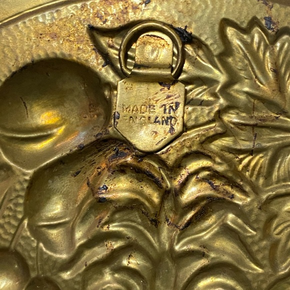 Lot of 7 Vintage Peerage England / Made in England Hammered Brass Wall Plates - Picture 14 of 16